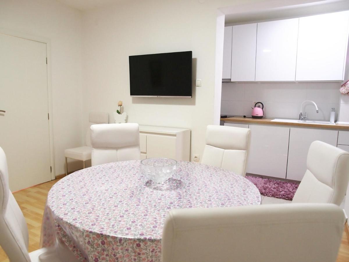 Apartmani Igor Макарска Экстерьер фото