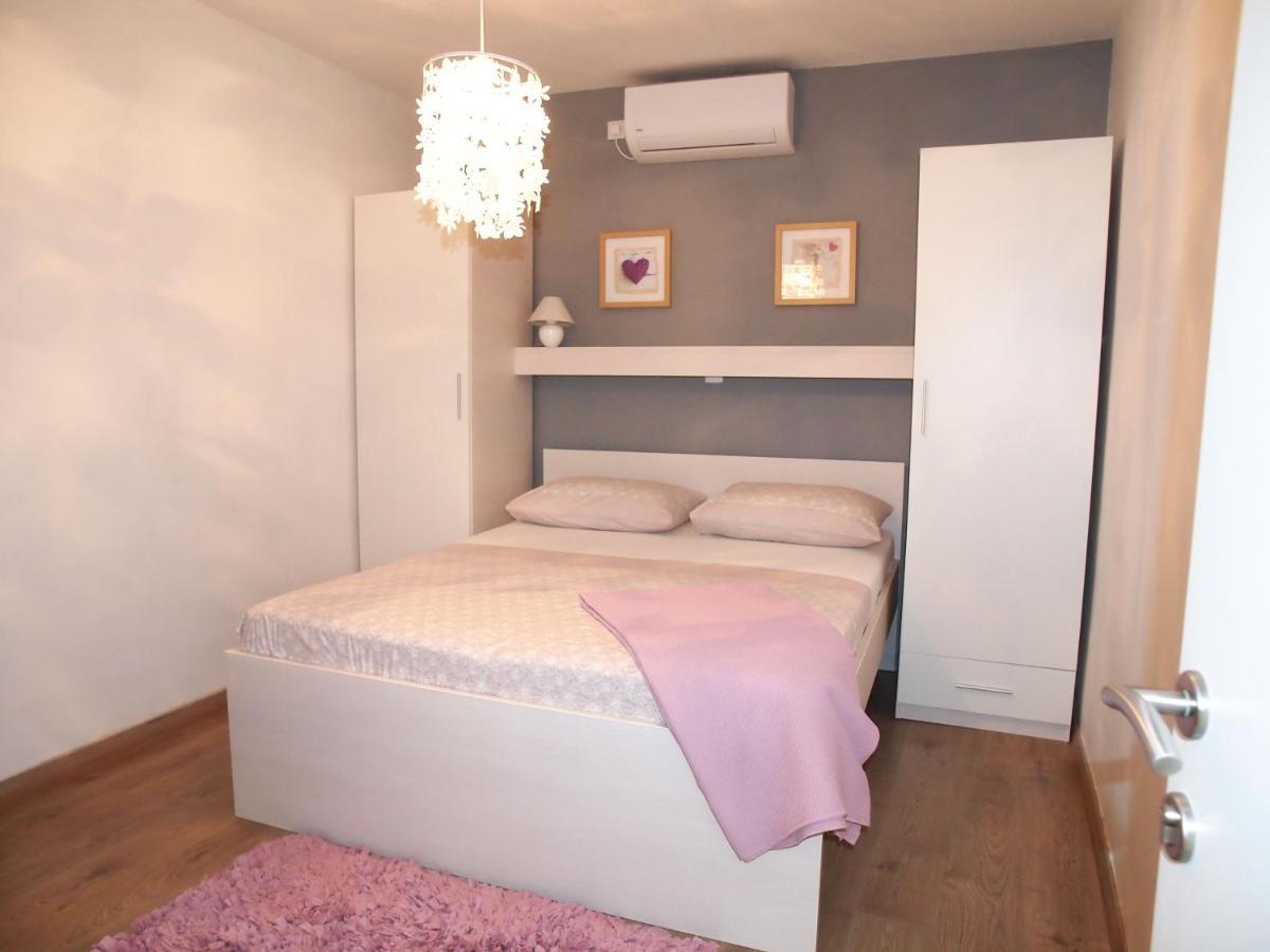 Apartmani Igor Макарска Экстерьер фото